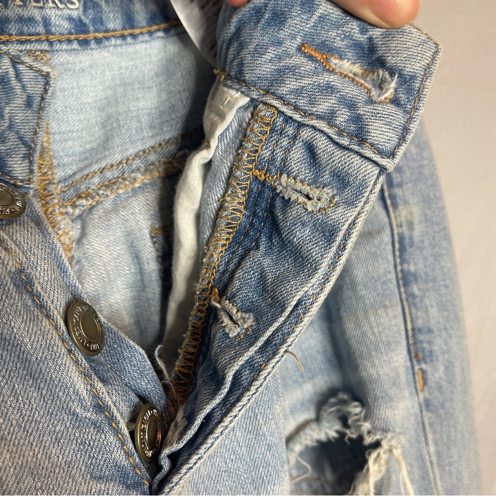 American Eagle Tomboy Jeans - Picture 9 of 12